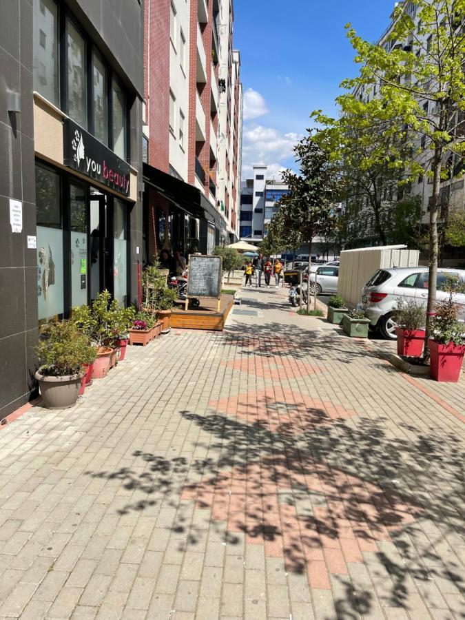 Lovely Apartment Tirana Buitenkant foto
