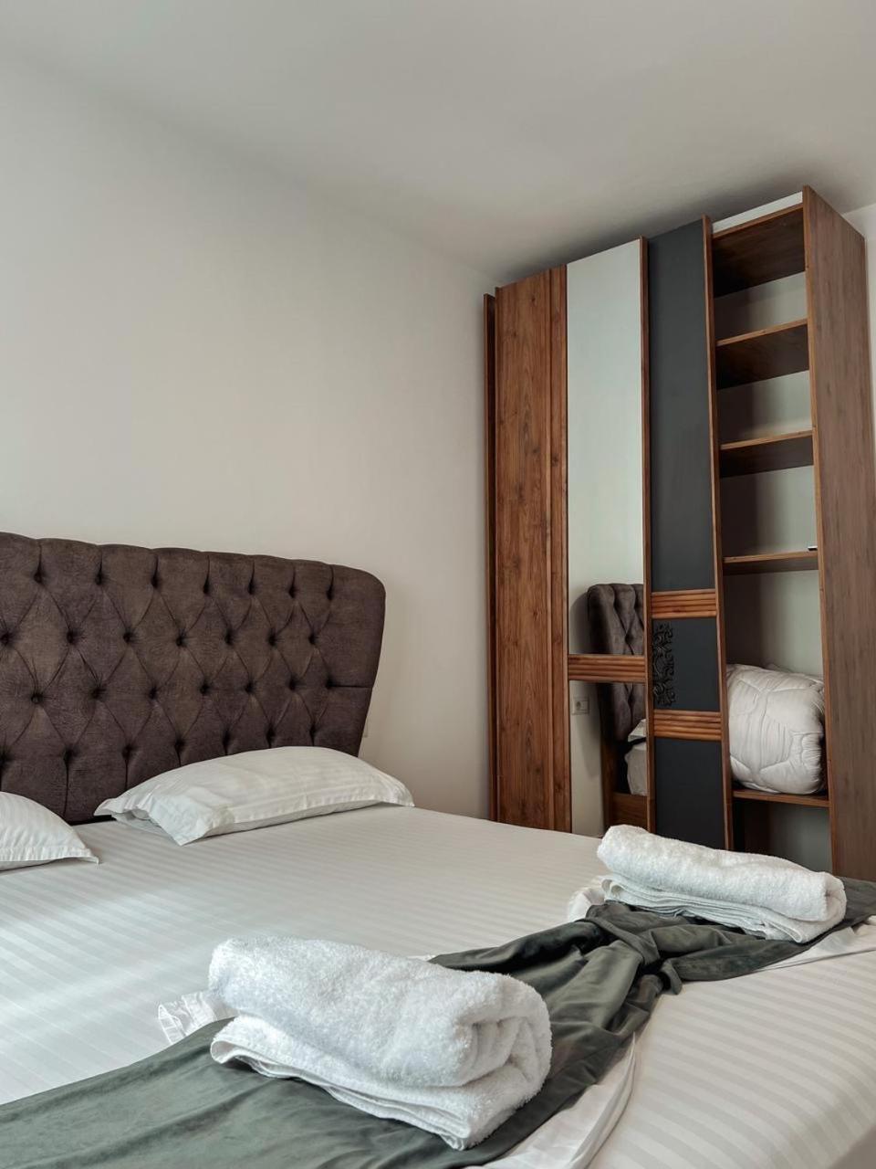 Lovely Apartment Tirana Buitenkant foto