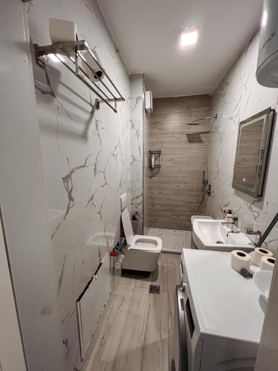 Lovely Apartment Tirana Buitenkant foto